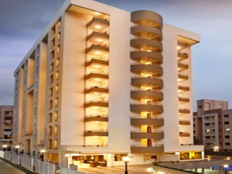 Cocoon Hotel Pune Exteriör bild