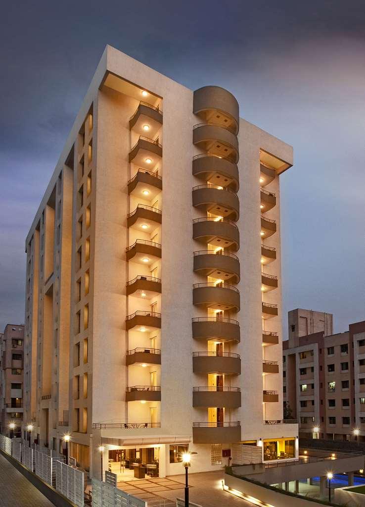 Cocoon Hotel Pune Exteriör bild